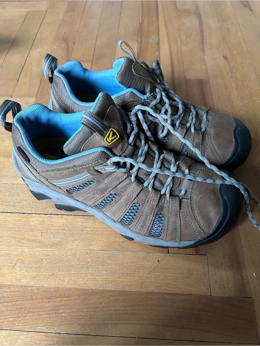 Keen Voyageur Brown and Blue Women’s Light Hiking Trail Shoes